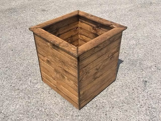 Charles Taylor Trading Extra Large Windsor Planter in Brown