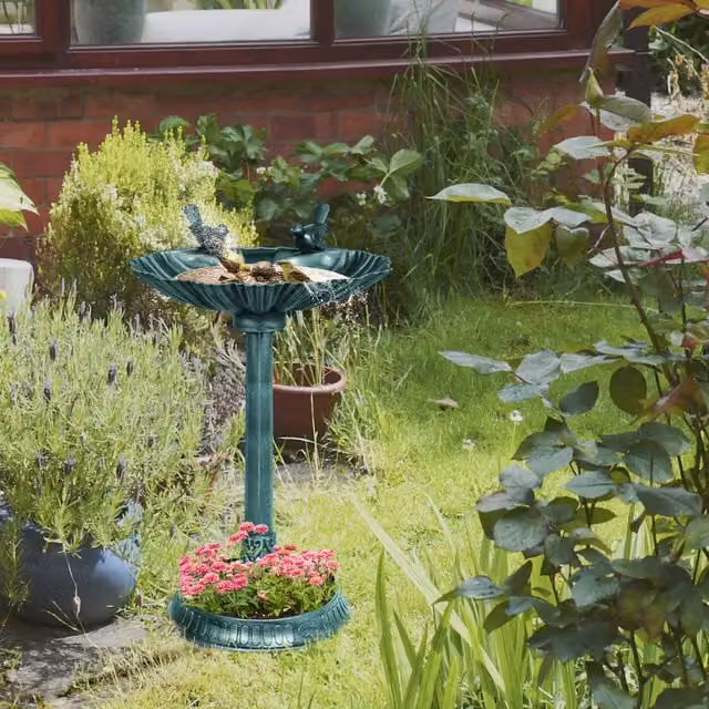 Outsunny Shell-Shaped Green Plastic Bird Bath with 2 Decorative Birds