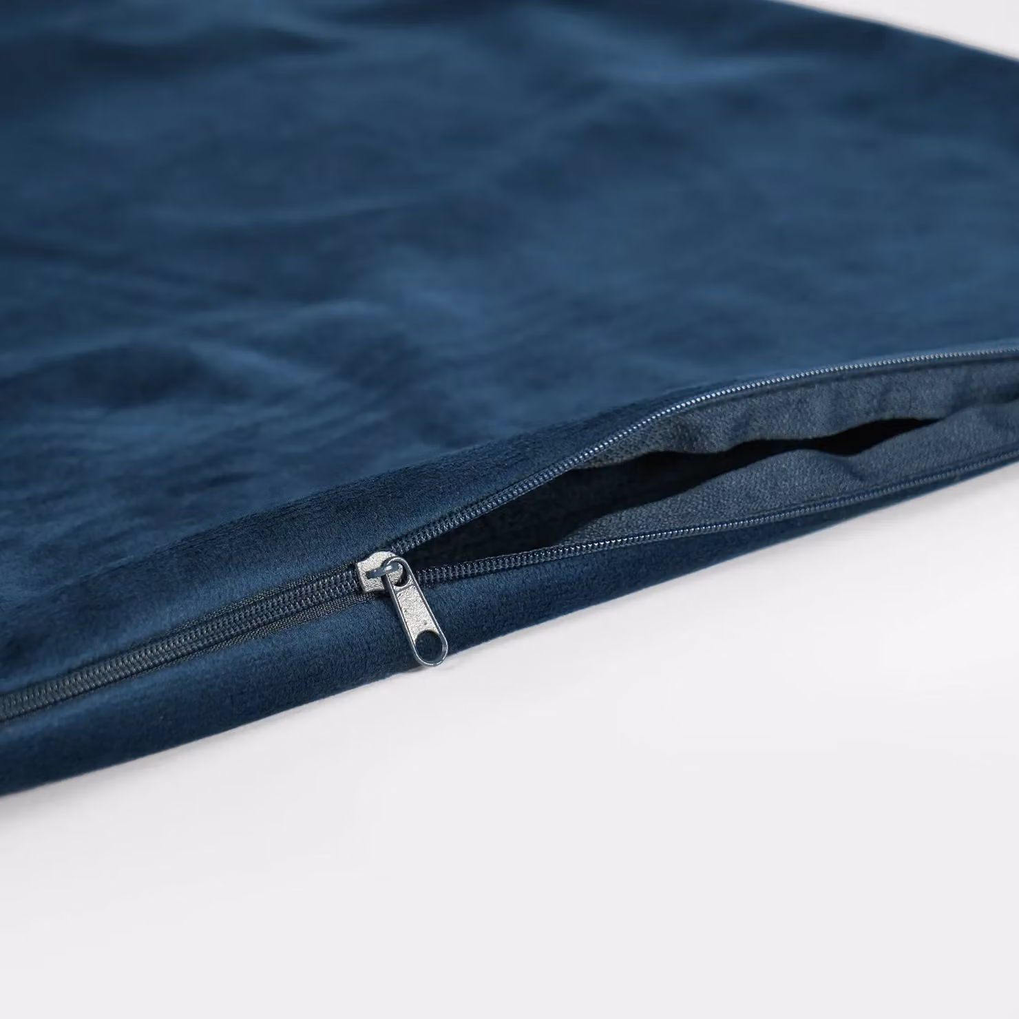 OHS 2 Pack of Navy Blue Matte Velvet Square Cushion Covers, W/D/H: 45 x 45 x 45 cm – 3