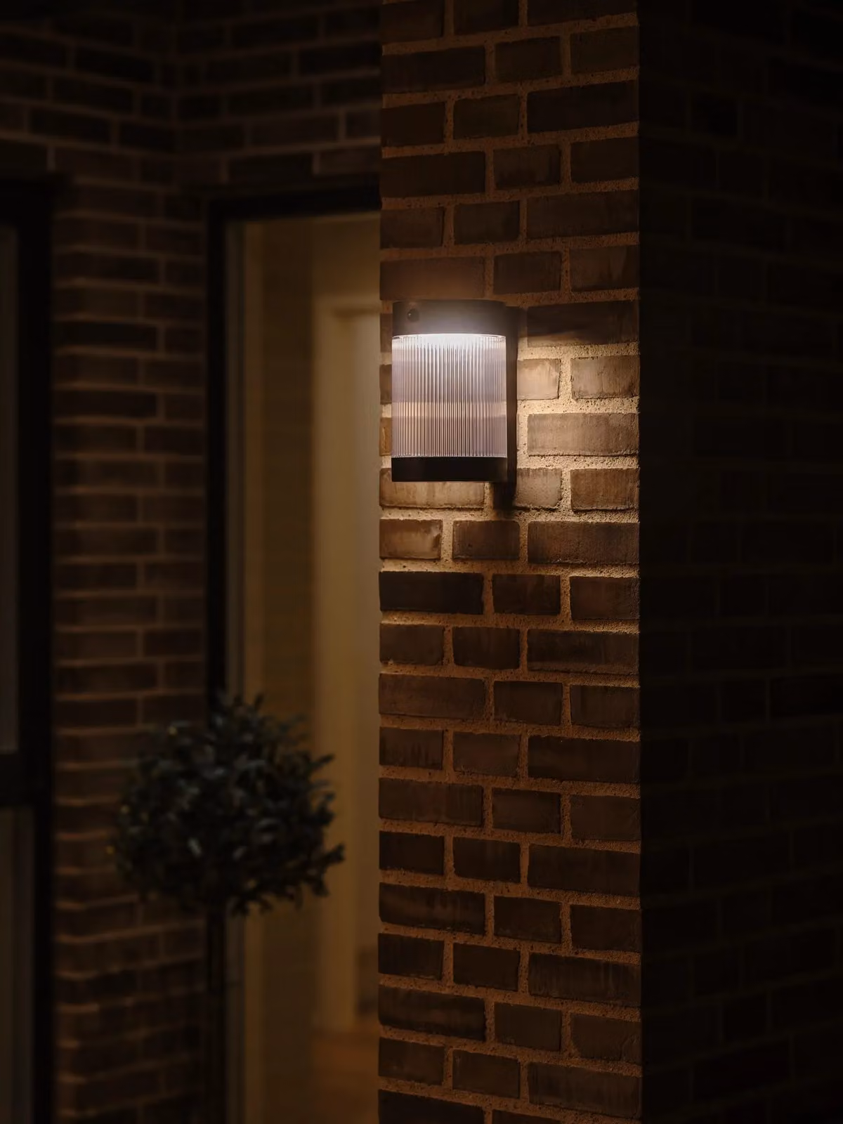 Nordlux Coupar Solar LED Outdoor Wall Lantern in Black with Motion Sensor, IP44, 3000K Warm White – 4