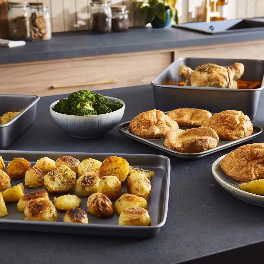 Morphy Richards Non-Stick Carbon Steel Bakeware Set in Grey – 3