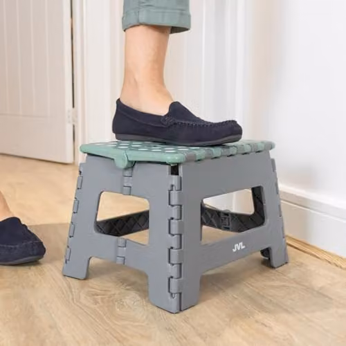JVL Small Folding Step Stool in Grey or Green, Lightweight Plastic Stool for Kitchen, Bathroom and Children, W/D/H: 25 x 22 x 32 cm – 3