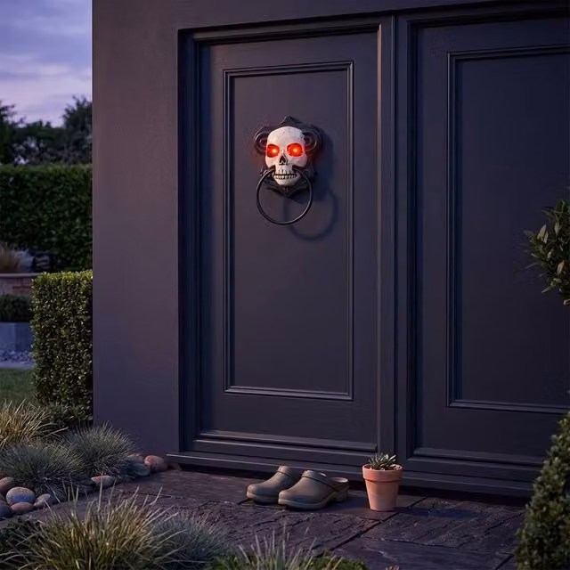 Garden Greatness Spooky Motion Activated Skull Door Knocker in Black, White and Multicolour