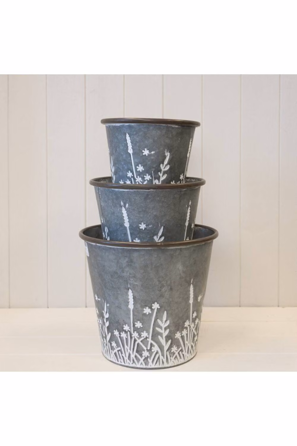 KDMD Set of Three Rustic Metal Planters with Meadow Design in Grey – 2