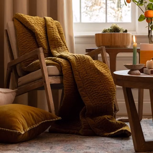 Voyage Maison Haze Quilted Cotton Velvet Throw in Yellow, W/D/H: 140 x 200 cm