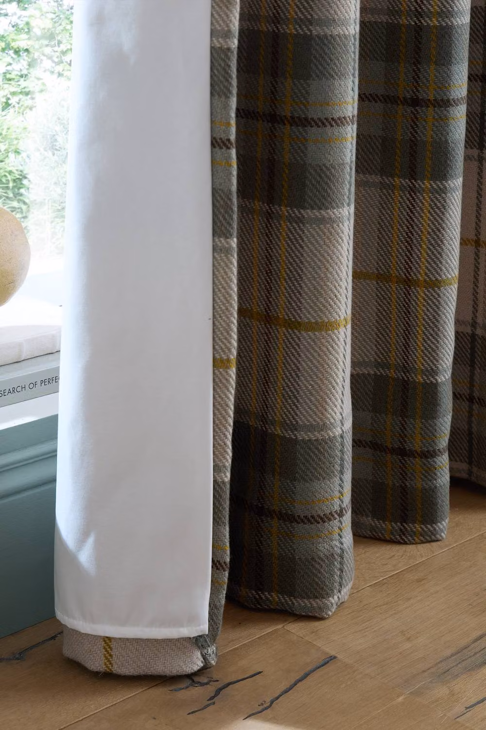 Catherine Lansfield Brushed Woven Glencoe Check Thermal Eyelet Curtains in Green, Width: 168 cm, Drop: 183 cm – 4