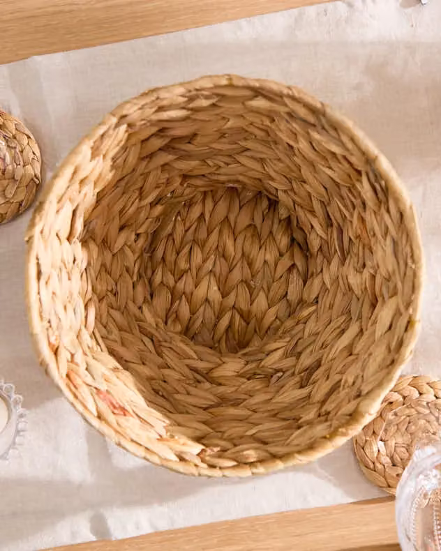 Dibor Traditional Water Hyacinth Footed Kitchen Fruit Storage Basket Bowl in Beige, Medium – 3