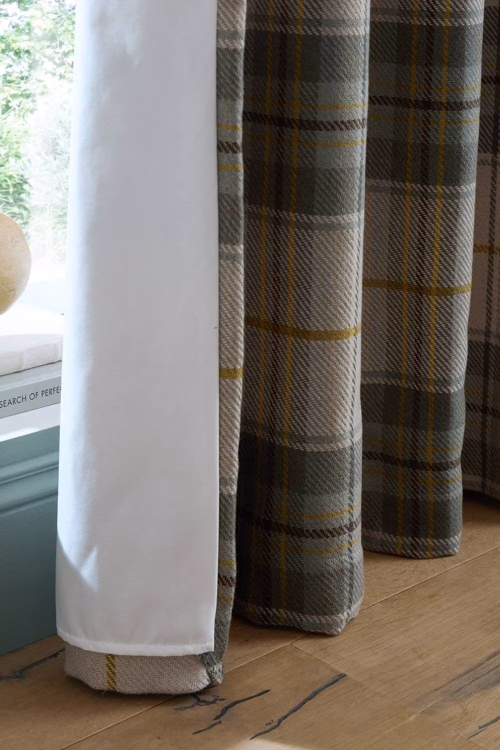 Catherine Lansfield Brushed Woven Glencoe Check Thermal Eyelet Curtains in Green, Width: 117 cm, Drop: 229 cm – 4