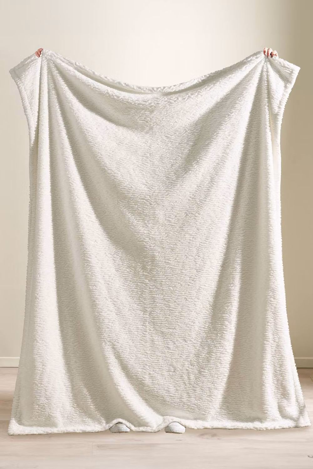 Catherine Lansfield Textured Wave Faux Fur Blanket Throw in Cream, W: 150 cm, L: 200 cm – 2