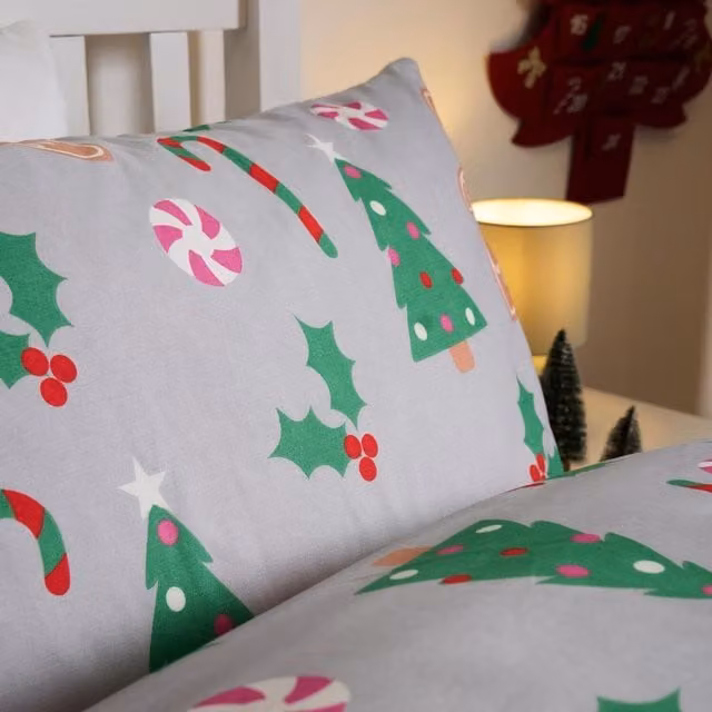 OHS Gingerbread Man and Candy Cane Reversible Graphic Christmas Duvet Set in Grey for Children, Single