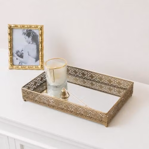 Melody Maison Antique Gold Rectangular Mirrored Base Tray