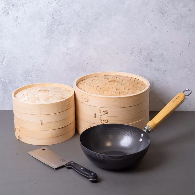 KitchenCraft 4-Piece Oriental Cookware Set with 20cm Non-Stick Wok, 2 Bamboo Steamers and Cleaver in Mixed Colours
