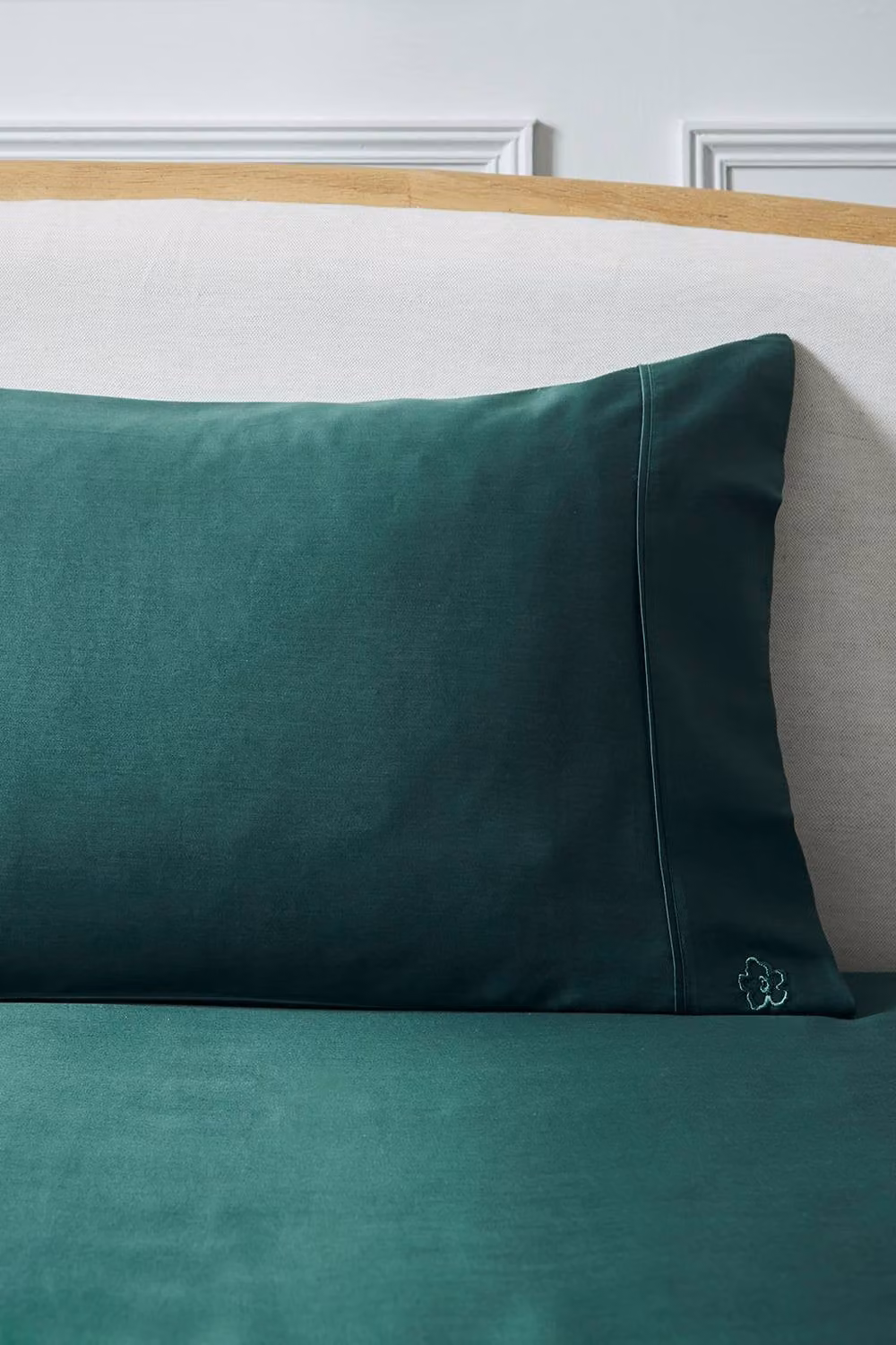 Ted Baker Plain Dye Mako Satin Cotton Pillowcase in Green – 3