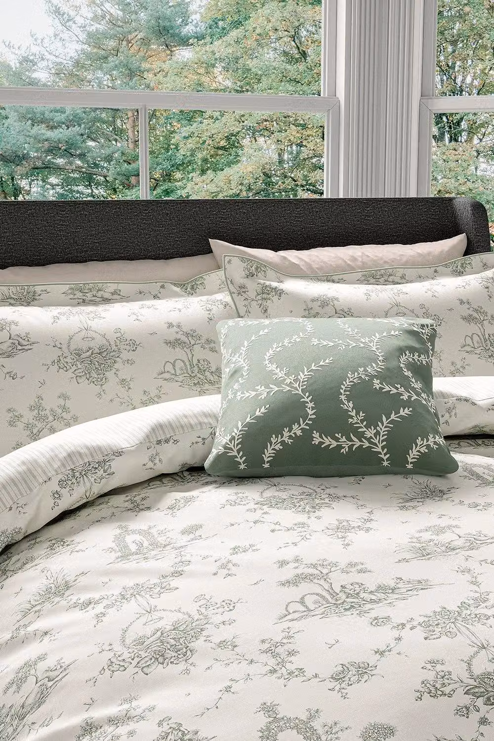 V & A Garden Of Love Green Floral Cotton Percale Duvet Cover and Pillowcase Set, W/D/H: 140 x 200 cm and 90 x 200 cm – 2