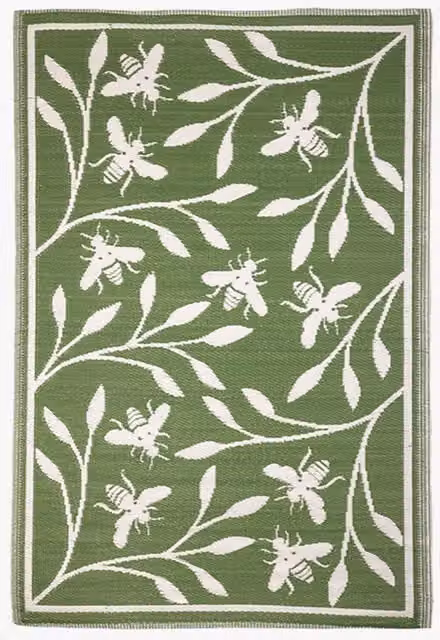 Primrose Reversible Bee Print Hard-Wearing Outdoor Garden Rug in Green