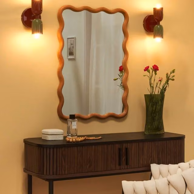 Wyld and Coco Set of 2 Mid-Century Metal Up and Down Wall Lamps in Red and Green – 1
