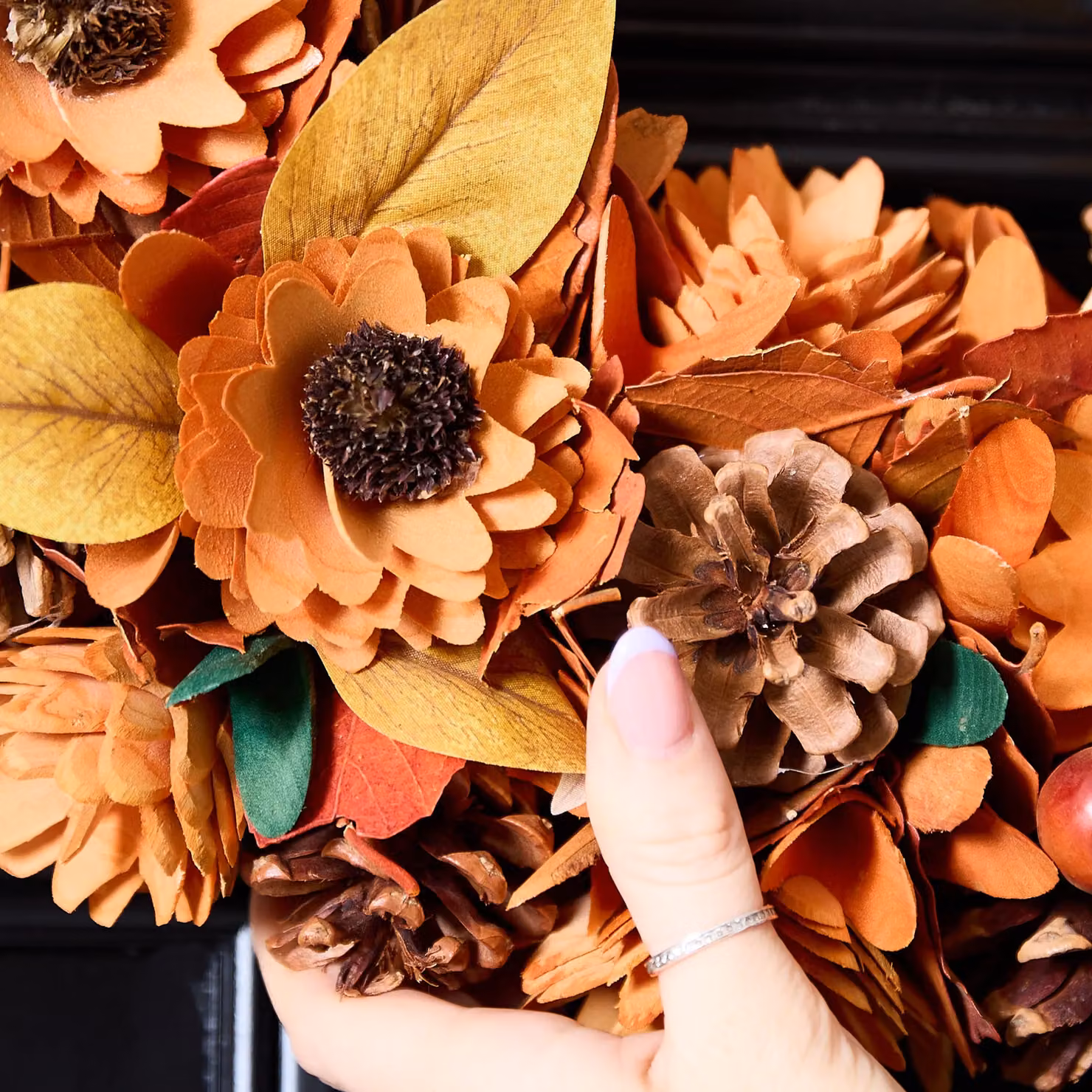 Dibor Traditional Floral Front Door Wreath in Orange, Yellow and Brown, Diameter: 43 cm – 4
