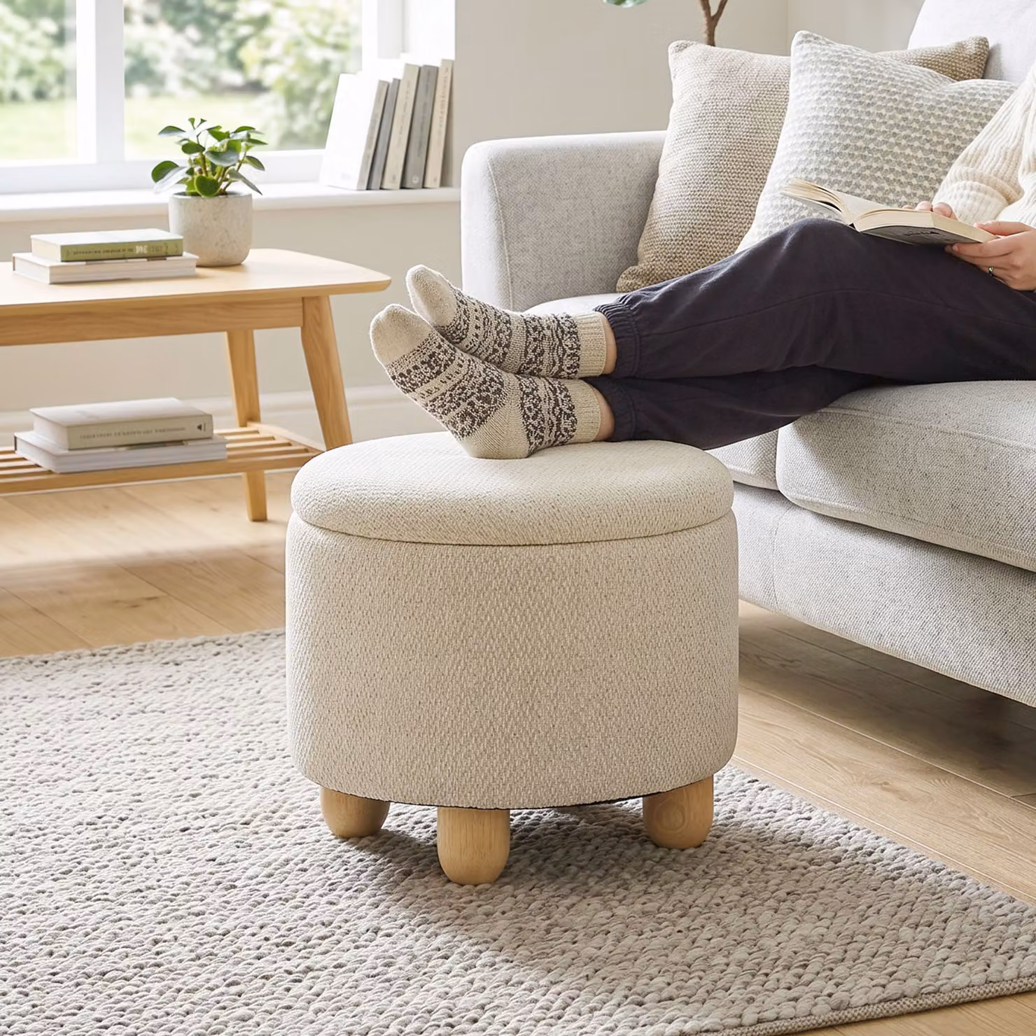 HOMCOM Round Storage Ottoman Sitting Bench with Lid and Rubberwood Legs, Beige – 2