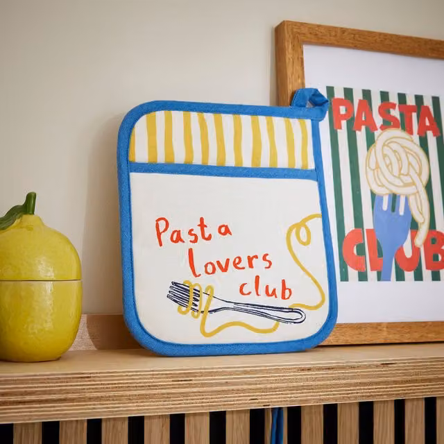 Ulster Weavers Pasta Lovers Club Cotton Oven Glove in Yellow – 1