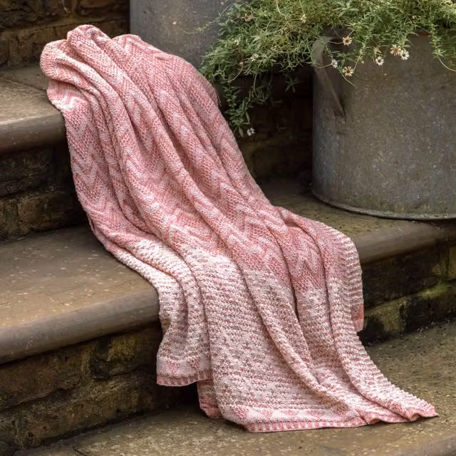 Terrys Knitted Geometric Herringbone Throw Pink W/D/H: 130 x 170 cm