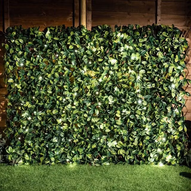 Primrose Extendable Artificial Laurel Hedge Screening, Green, Wall-Mounted