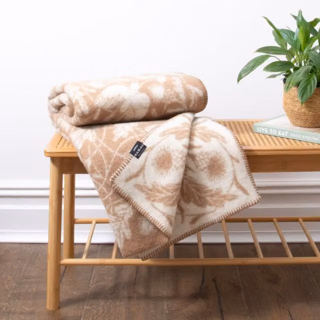 Simply Sheepskin Jacquard Woven Premium New Zealand Wool Blanket in Beige, W/D/H: 140 x 200 cm – 1