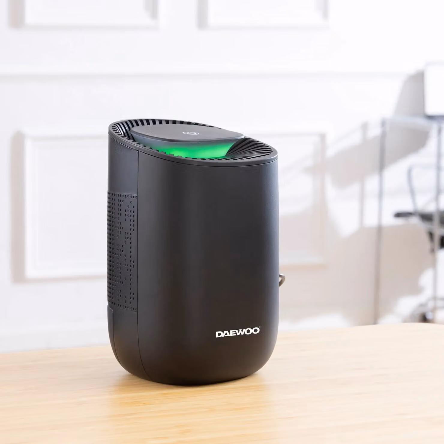 Daewoo 600ml Compact Dehumidifier in Black with Sleep Mode – 7