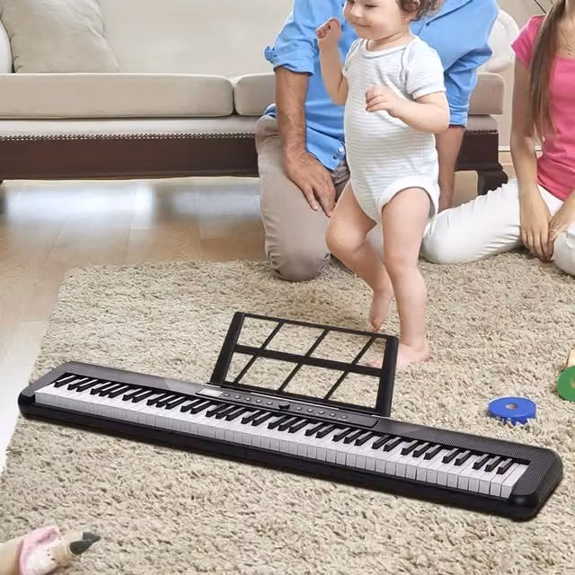Komore 88-Key Electronic Piano with Microphone in White