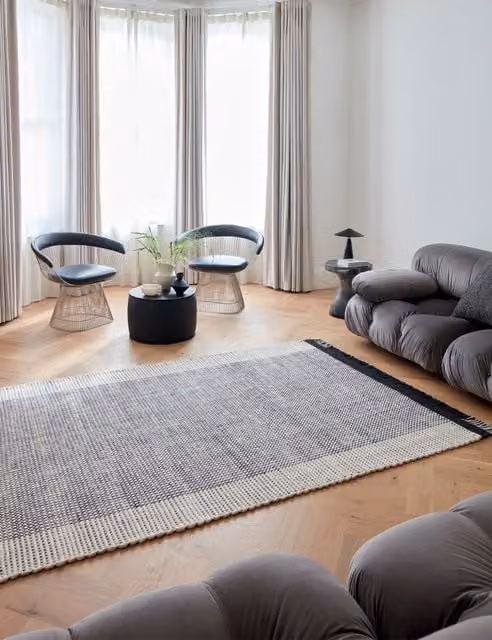 Asiatic Avalon Abstract Modern Woven Wool Rug in Black and Grey with Fringes