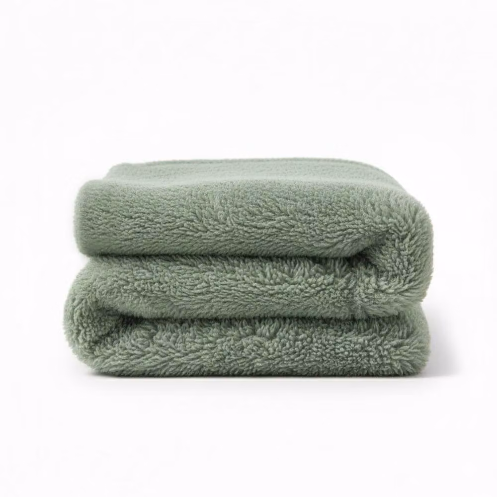 Snug City Extra Fluffy Plush Throw Blanket in Green, W/D/H: 150 x 200 cm – 2