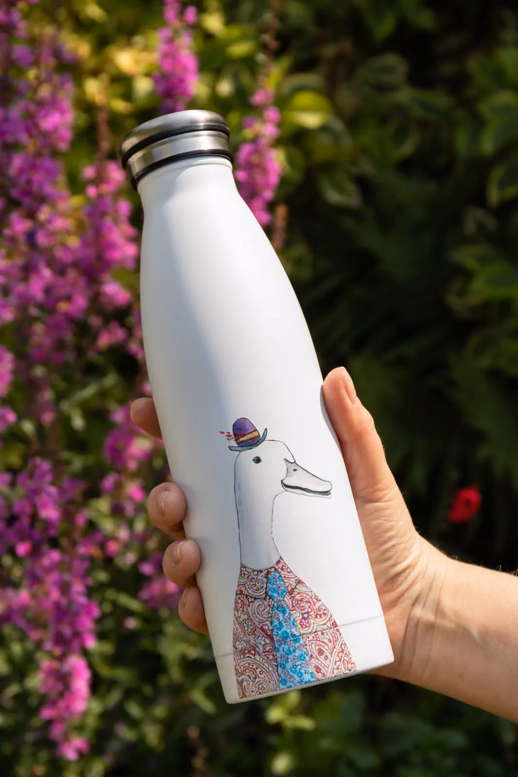 Mikasa Tipperleyhill Vacuum Insulated Stainless Steel Water Bottle with Duck Illustration, White and Multicolour, 500ml – 4
