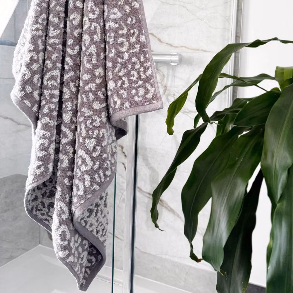 Allure Bath Fashions Pack of 2 Luxury Zero Twist Leopard Print Hand Towels in Grey and White, 100% Cotton, 500GSM, W: 50 cm, H: 85 cm – 2