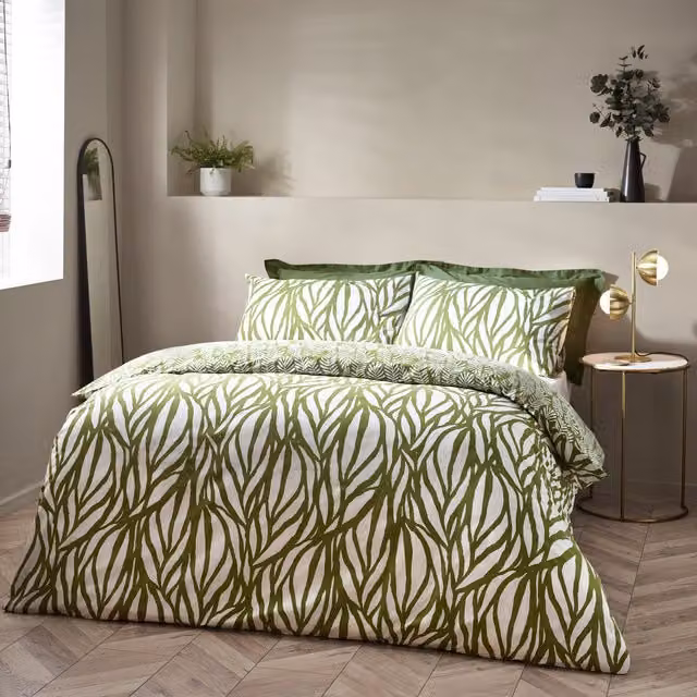Make it a Home Abstract Leaf Reversible Duvet Cover Set in Green, Double, 140 x 200 cm