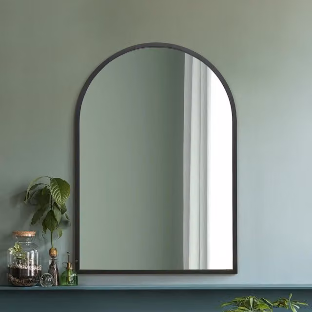 MirrorOutlet The Arcus Modern Metal Framed Arched Wall Mirror in Black, Width: 100 cm