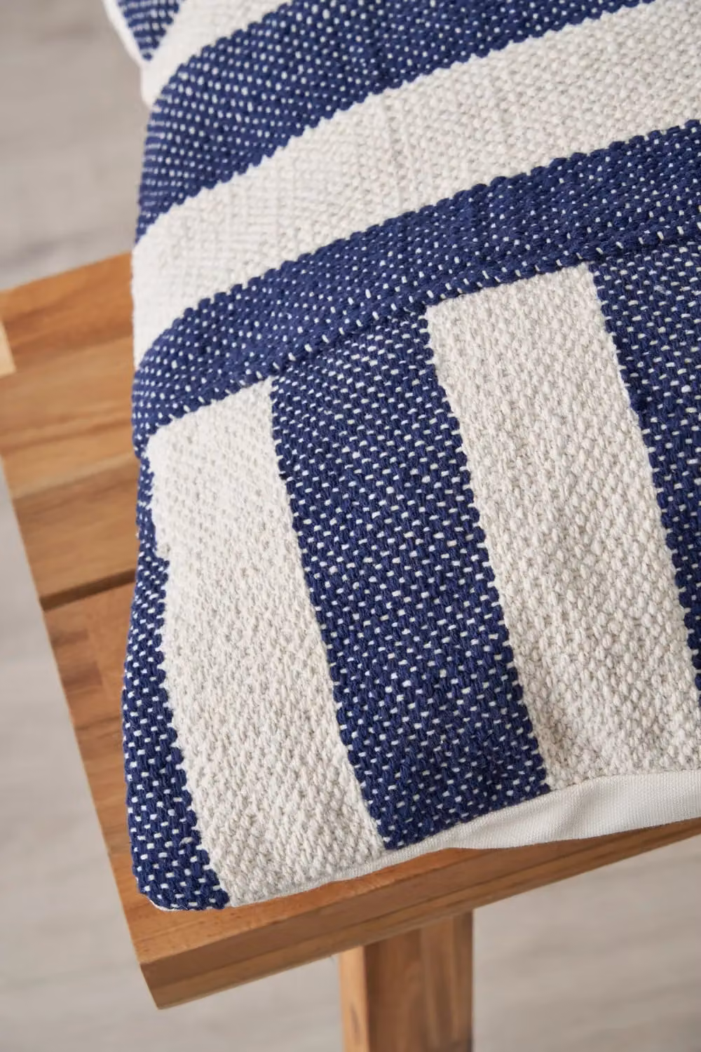 BHS Tino Striped Square Cushion in Blue, W/D/H: 50 x 50 x 1 cm – 3