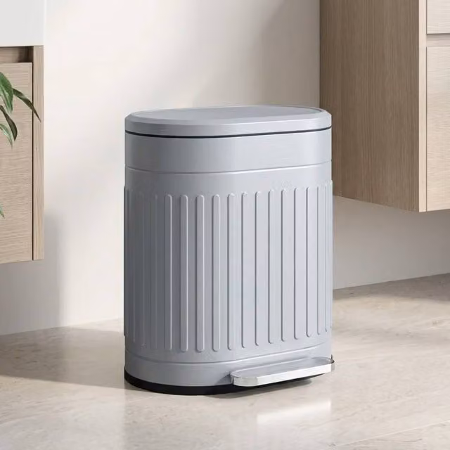STILVORA 20L Kitchen Pedal Bin with Soft-Close Lid and Removable Inner Bucket in Grey – 1