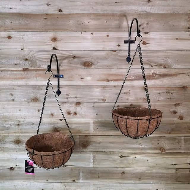 Tom Chambers Pack of 2 Black Metal Hanging Basket Planters with WaterSave Liner