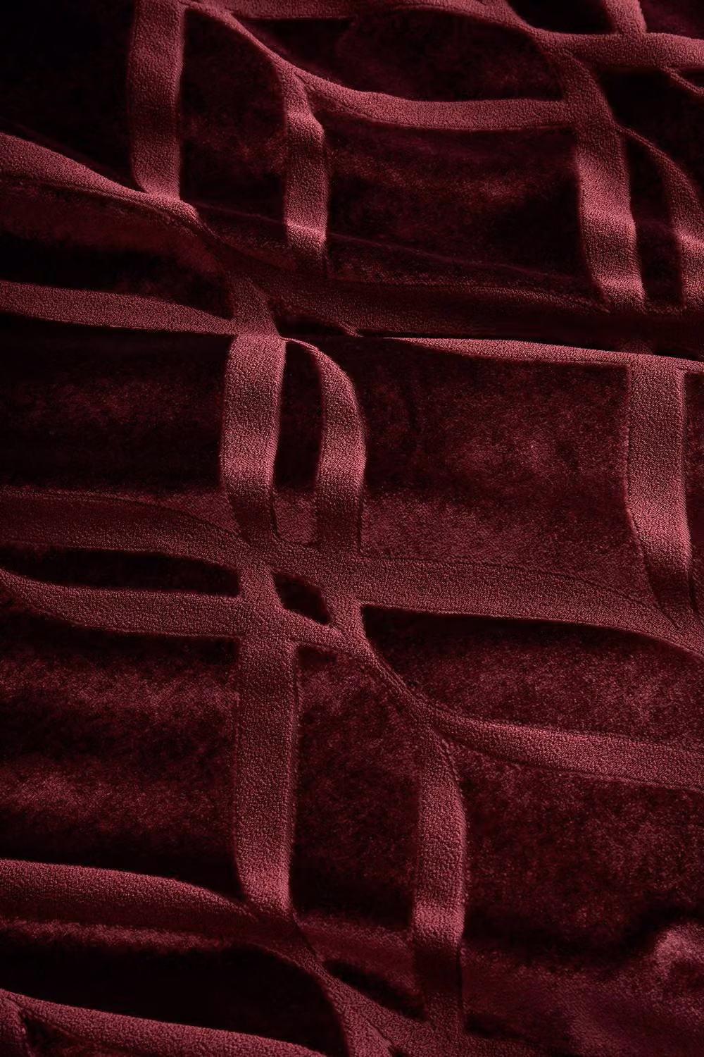 Soiree Belfort Woven Geometric Velvet Duvet Cover Set in Dark Red, W/D/H: 140 x 200 cm – 2