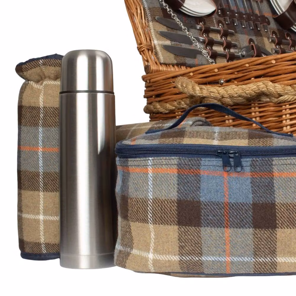 Ravenstor 6 Person Fitted Picnic Basket with Red Hamper and Brown Rope Handles, W/D/H: 43.0 x 40.0 x 29.0 cm – 4