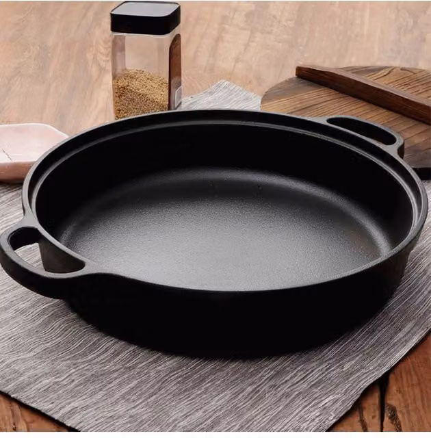 Living and Home Black Pre-Seasoned Round Cast Iron Casserole Braiser with Glass Lid, W: 35 cm, D: 33 cm, H: 25 cm – 1