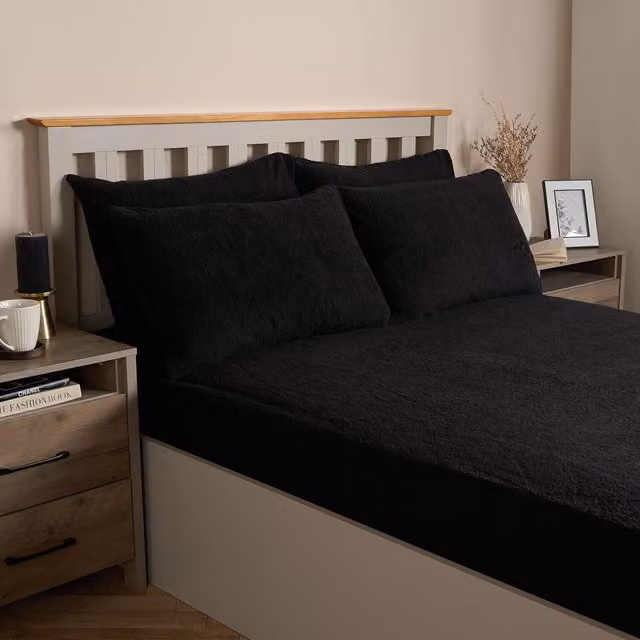 Brentfords Pack of 4 Black Teddy Fleece Pillowcases