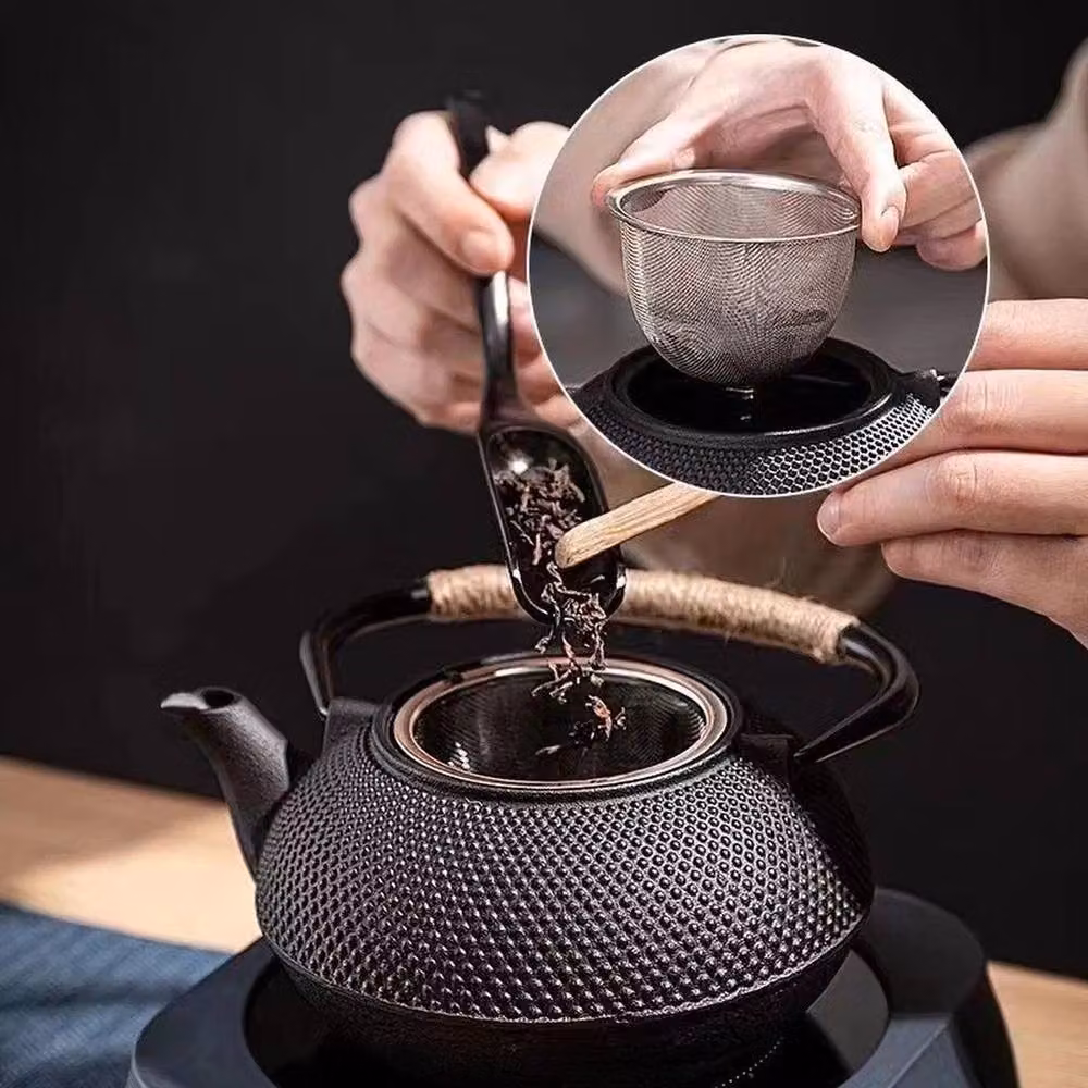 NESTLUNE Black Cast Iron Stovetop Tetsubin Teapot with Infuser, 0.9 l – 4