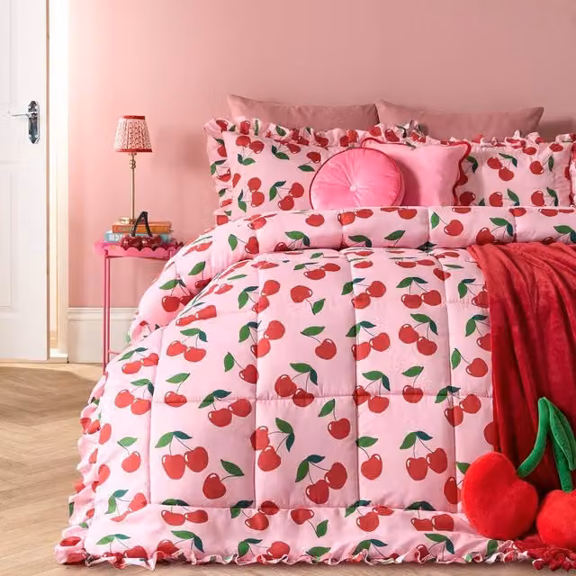 OHS Cherry Frill Edge 7.5 Tog Duvet Set with Pillowcase, Pink, Single – 1