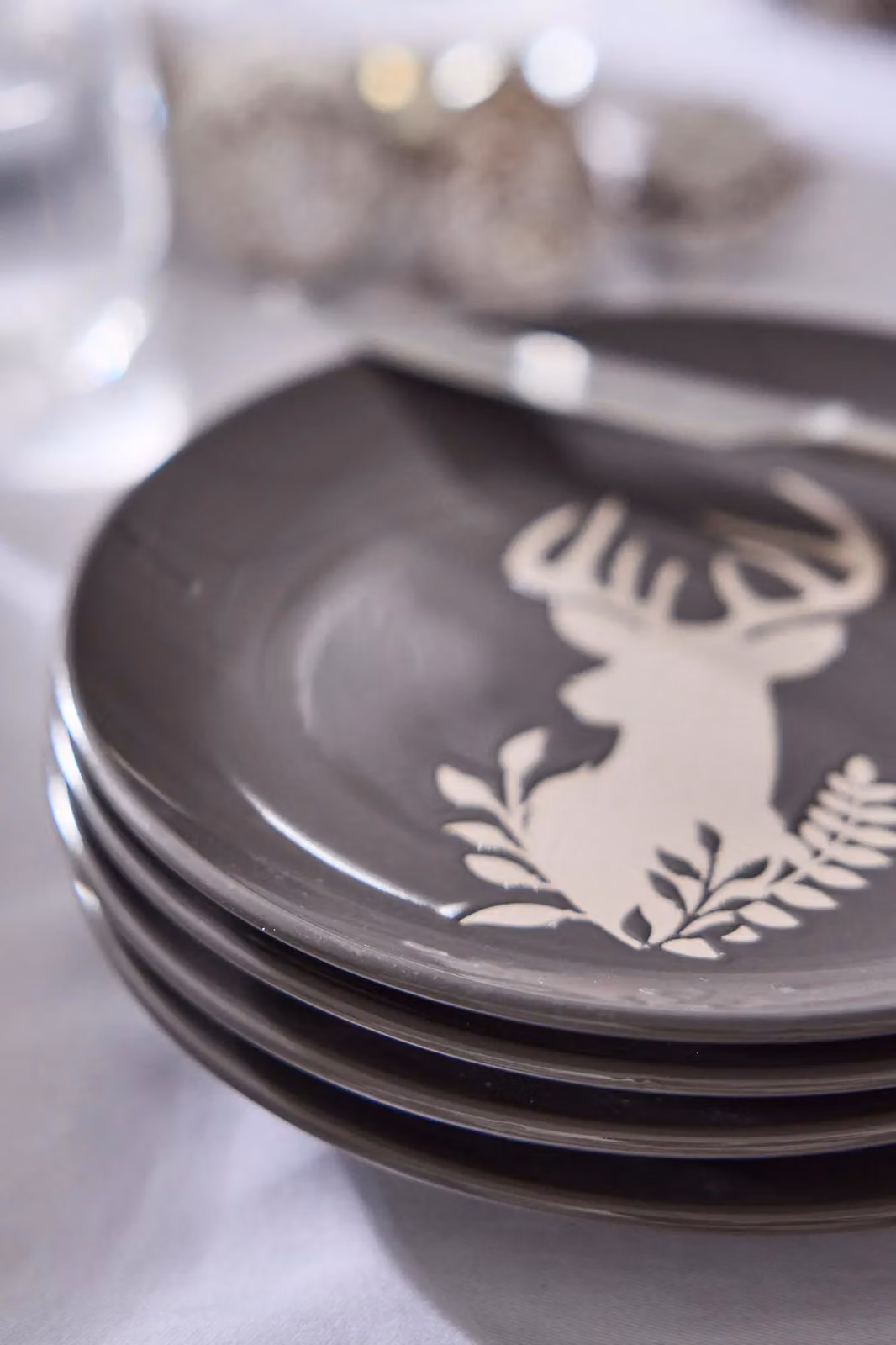 Dibor Set of 6 Grey Stag Head Stoneware Christmas Side Plates, Diameter: 21 cm – 3