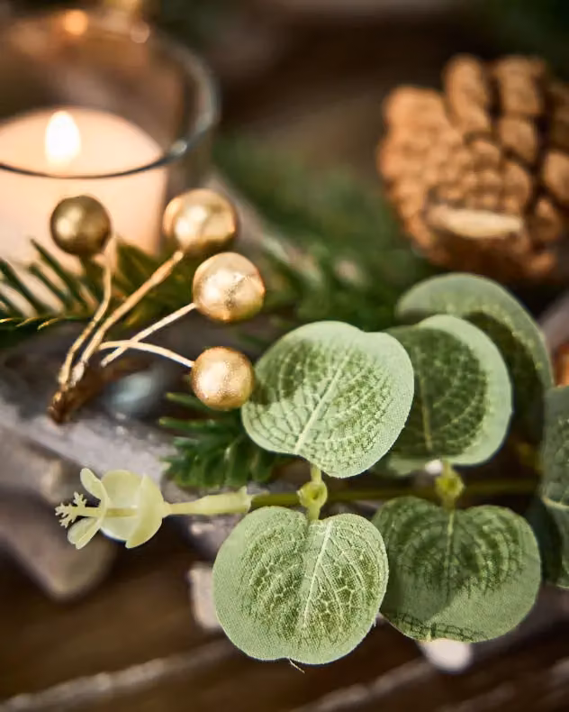 Dibor Set of 2 Eucalyptus and Cinnamon Round Christmas Centrepiece Tealight Holders in Green and Gold, Diameter: 30 cm – 3
