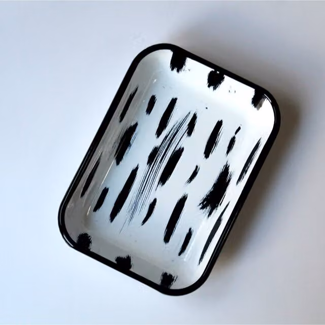 the mia Elifle Stripe Collection Enamel Rectangular Serving and Roasting Dish, White and Black, W: 21 cm, D: 14 cm, H: 4 cm