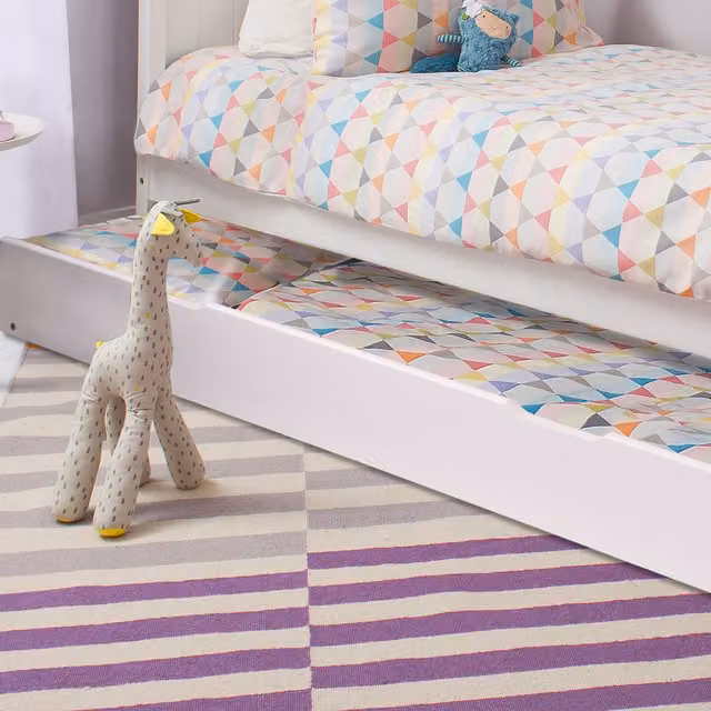Noa and Nani Modern White Pull Out Trundle Spacesaver Bed