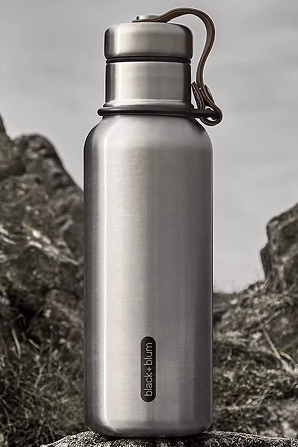 Black + Blum Stainless Steel Thermal Insulated Water Bottle with Vegan Leather Carry Loop, Black and Orange, 500ml – 8