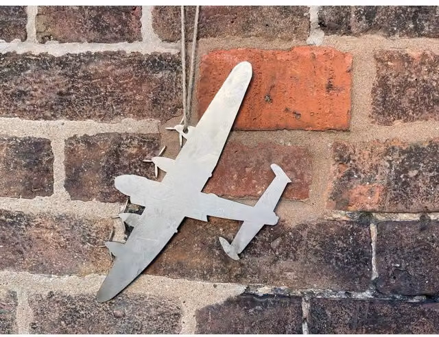 Poppyforge Hanging Lancaster Garden Art in Silver Metal, W: 20 cm, H: 20 cm