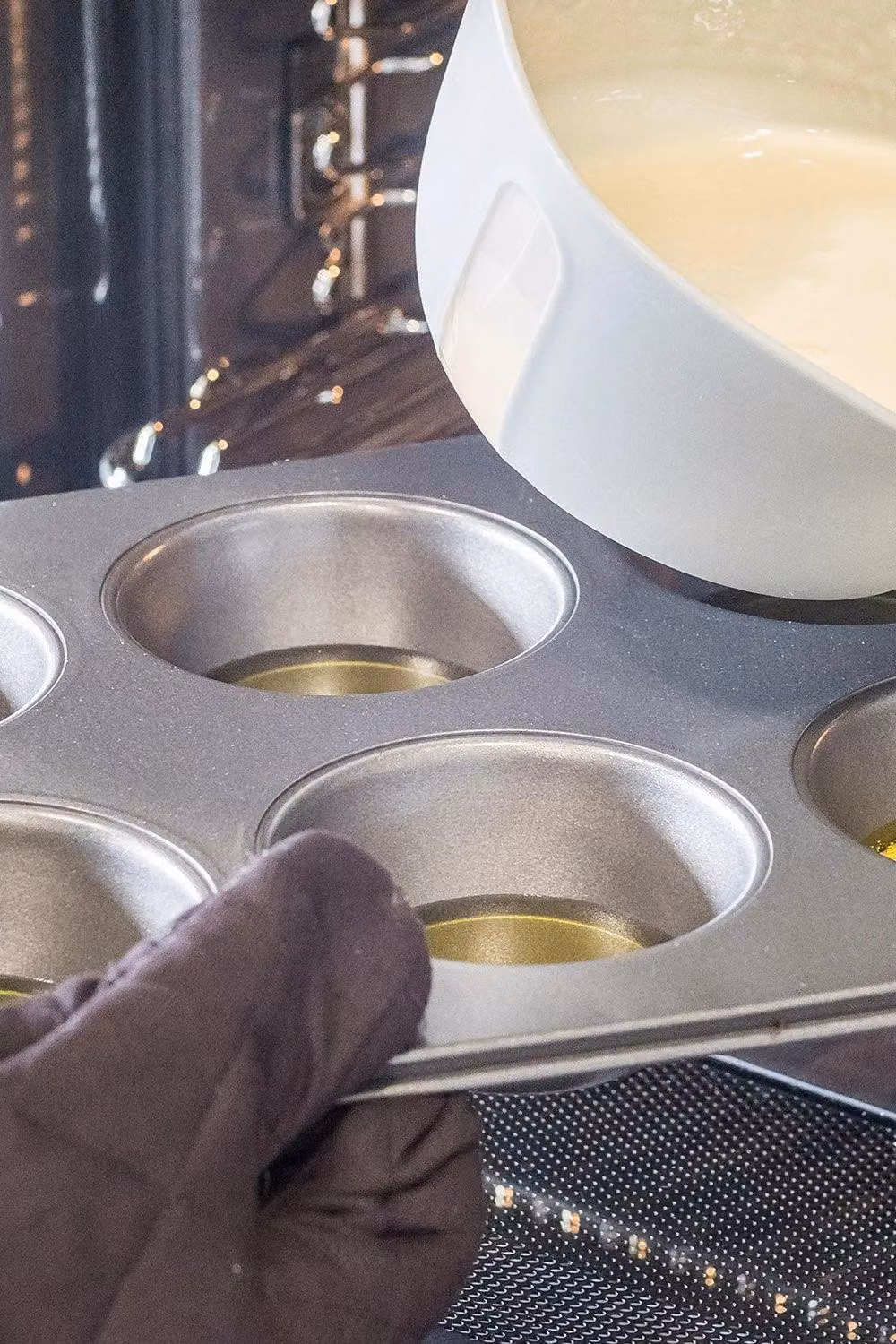 MasterClass Non-Stick 6 Hole Deep Muffin Tray in Grey Carbon Steel, W: 35 cm, D: 26 cm – 2